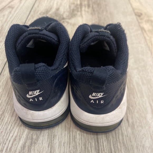 Nike Boys Size 9 Sneakers navy blue - Picture 6 of 9